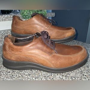 Clarks Men’s shoes size 13.5